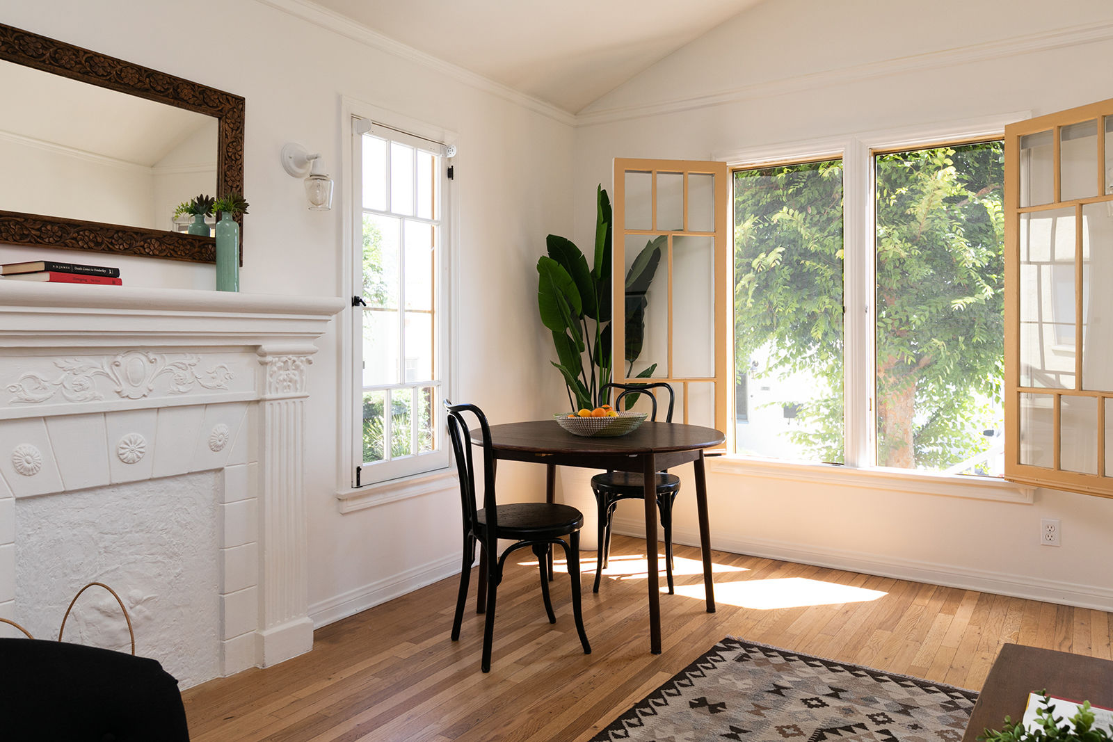Photo: Charming Home in Historic Silver Lake Bungalow Court